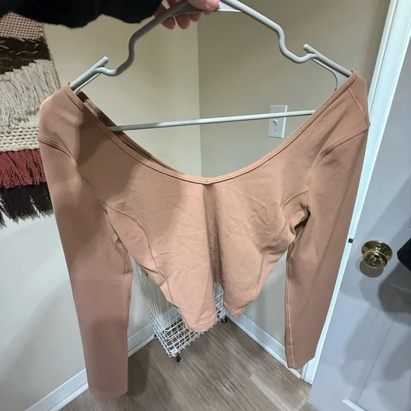 Lululemon Long Sleeve Crop Top in mauve - Picture 4 of 7
